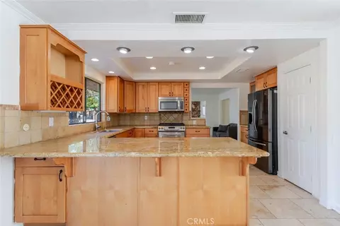 Kitchen - 310 Susan Ct, Palmdale, CA 93551 photo 3 of 4