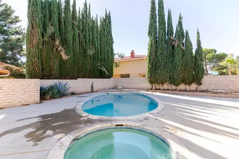 Exterior - 310 Susan Ct, Palmdale, CA 93551 photo 2 of 4
