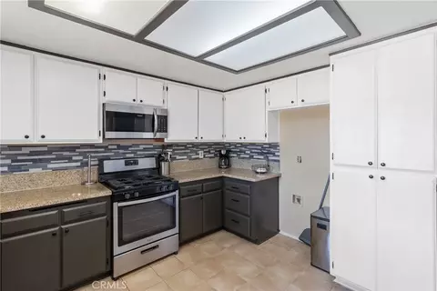 Kitchen - 41104 171st E, Lancaster, CA 93535 photo 3 of 4