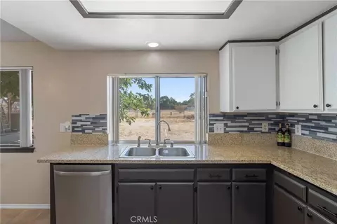 Kitchen - 41104 171st E, Lancaster, CA 93535 photo 1 of 4