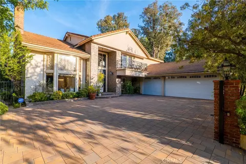 4200 Gayle Dr, Tarzana, CA 91356