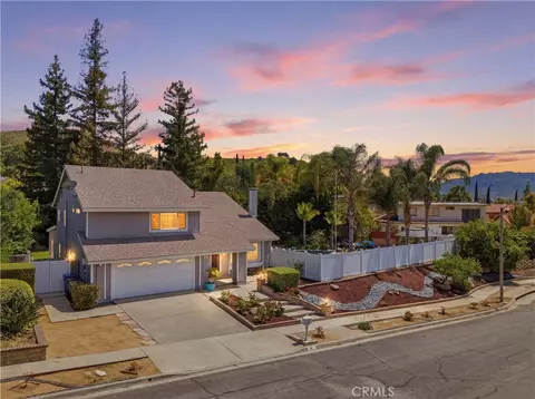 6 N Peregrine Cir, Oak Park, CA 91377