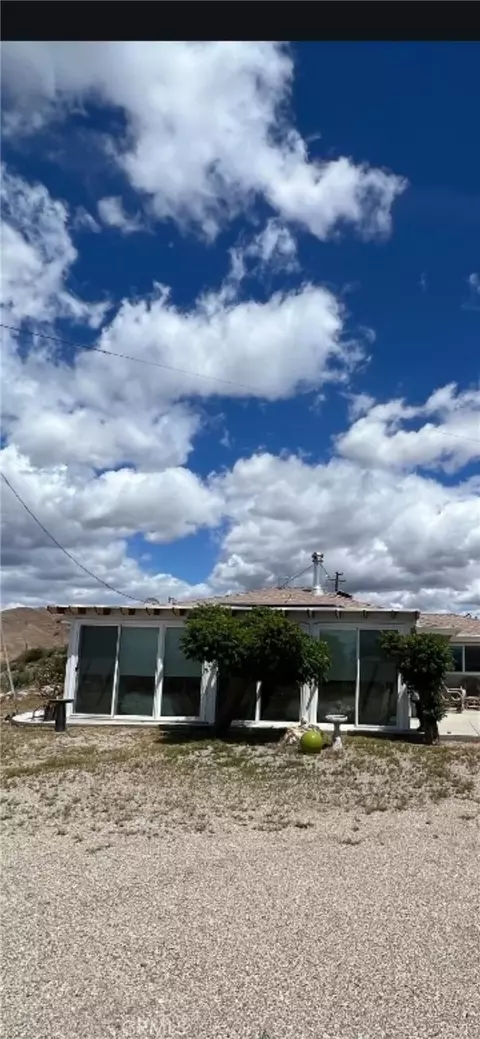 30668 Tick Canyon Rd, Canyon Country, CA 91387