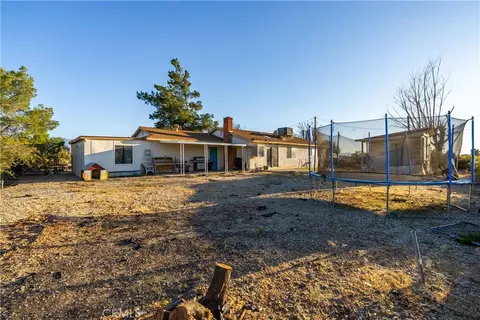 Exterior - 20539 E Avenue R, Palmdale, CA 93591 photo 15 of 24