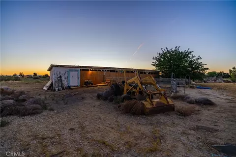 Exterior - 20539 E Avenue R, Palmdale, CA 93591 photo 18 of 24