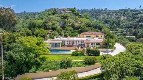3913 Ventura Cyn, Sherman Oaks, CA 91423