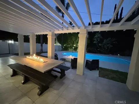8731 Topanga Cyn Blvd, West Hills, CA 91304