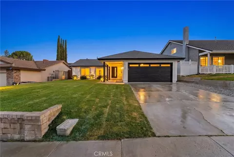 29147 Lotusgarden Dr, Canyon Country, CA 91387