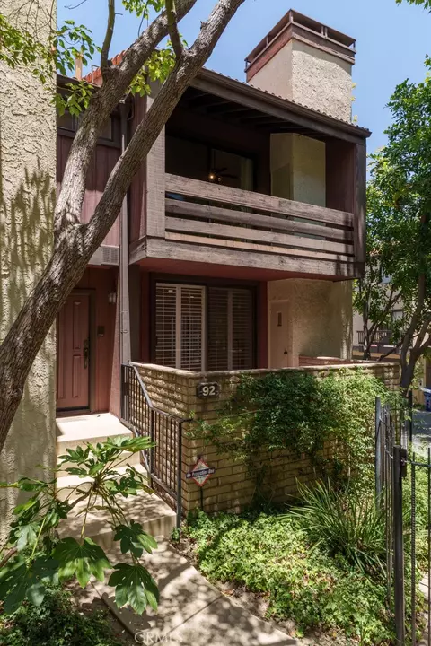 21930 Marylee St #92, Woodland Hills, CA 91367