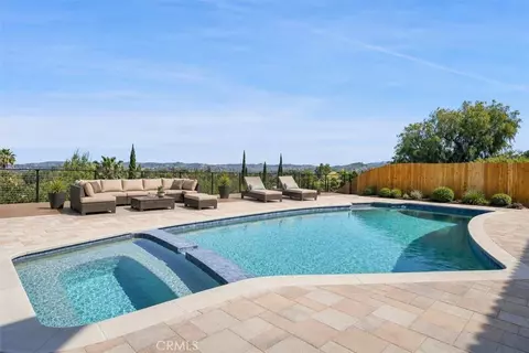 5952 Maury Ave, Woodland Hills, CA 91367