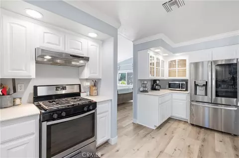 Kitchen - 31511 Cherry, Castaic, CA 91384 photo 4 of 8