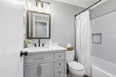 Bath - 31511 Cherry, Castaic, CA 91384 photo 4 of 4