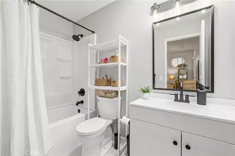 Bath - 31511 Cherry, Castaic, CA 91384 photo 1 of 4