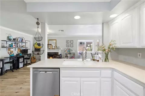Kitchen - 31511 Cherry, Castaic, CA 91384 photo 5 of 8