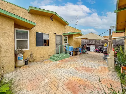 Exterior - 1403 Lemon Ave, Long Beach, CA 90813 photo 3 of 5