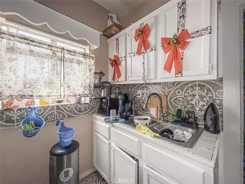 Kitchen - 1403 Lemon Ave, Long Beach, CA 90813 photo 1 of 8