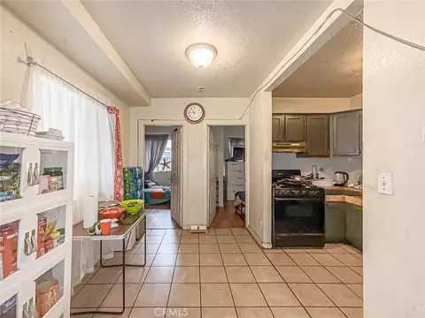 Entry Way - 1403 Lemon Ave, Long Beach, CA 90813 photo 3 of 3