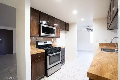 Kitchen - 37406 3rd E, Palmdale, CA 93550 photo 3 of 5