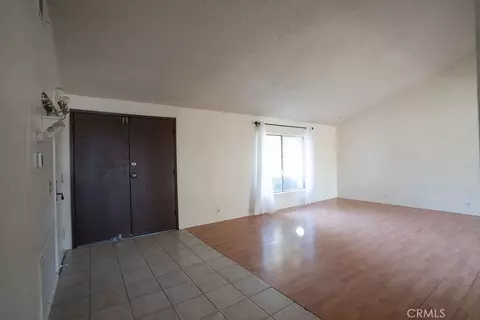Living - 37406 3rd E, Palmdale, CA 93550 photo 2 of 10