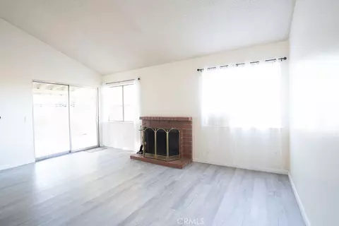 Living - 37406 3rd E, Palmdale, CA 93550 photo 7 of 10