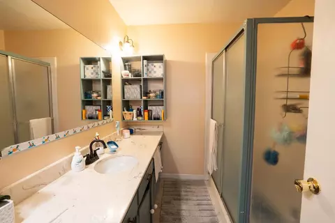 Bath - 37406 3rd E, Palmdale, CA 93550 photo 4 of 4