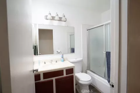 Bath - 37406 3rd E, Palmdale, CA 93550 photo 2 of 4