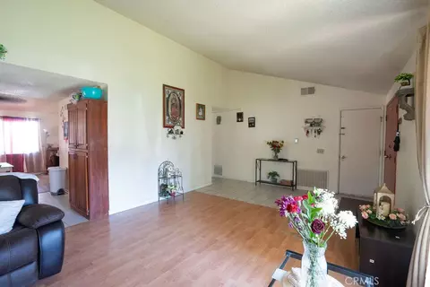 Entry Way - 37406 3rd E, Palmdale, CA 93550 photo 2 of 5
