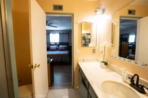 Bath - 37406 3rd E, Palmdale, CA 93550 photo 3 of 4