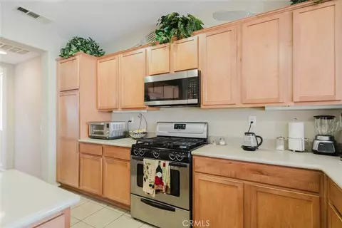 Kitchen - 38024 Aidea, Palmdale, CA 93552 photo 3 of 4