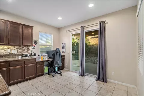 Entry Way - 7044 Lyric Ave, Lancaster, CA 93536 photo 5 of 8