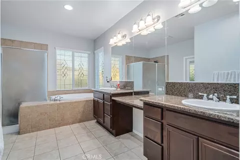 Bath - 7044 Lyric Ave, Lancaster, CA 93536 photo 2 of 3