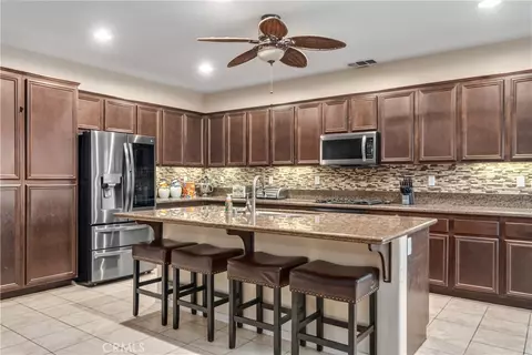 Kitchen - 7044 Lyric Ave, Lancaster, CA 93536 photo 2 of 3