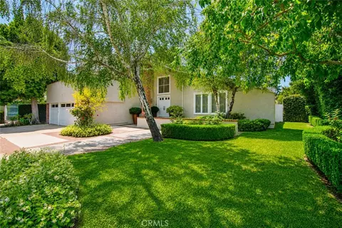 3861 Braewood Ct, Tarzana, CA 91356