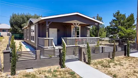 42815 Lowhill Dr, Lake Hughes, CA 93532