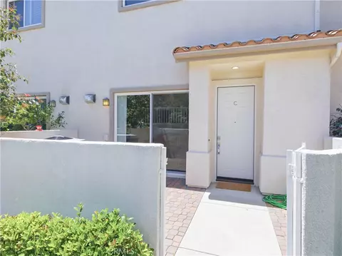 25710 Holiday #C, Stevenson Ranch, CA 91381