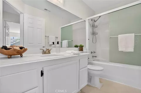 Bath - 2749 Ophelia Ct, Simi Valley, CA 93063 photo 4 of 4