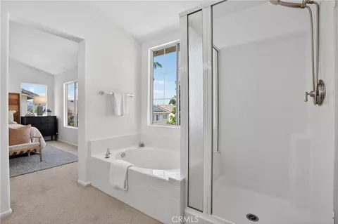 Bath - 2749 Ophelia Ct, Simi Valley, CA 93063 photo 3 of 4