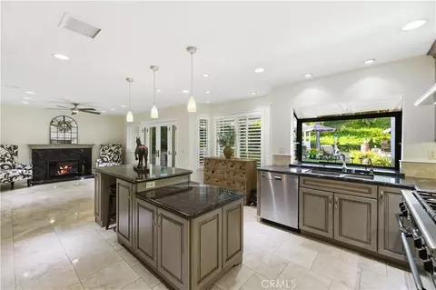 Kitchen - 22029 Rodeffer Pl, Saugus, CA 91350 photo 5 of 6