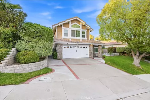 Exterior - 22029 Rodeffer Pl, Saugus, CA 91350 photo 2 of 16