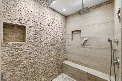 Bath - 22029 Rodeffer Pl, Saugus, CA 91350 photo 3 of 4