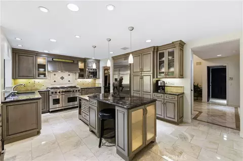 Kitchen - 22029 Rodeffer Pl, Saugus, CA 91350 photo 4 of 6