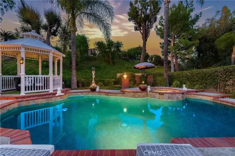 Exterior - 22029 Rodeffer Pl, Saugus, CA 91350 photo 6 of 16