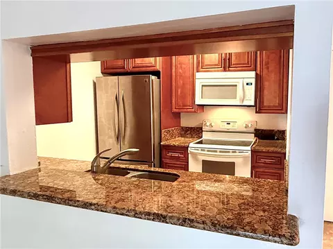 5460 White Oak #E228, Encino, CA 91316