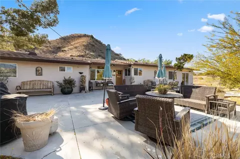 30325 N Brandywine Cyn, Canyon Country, CA 91351