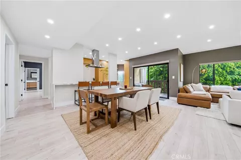 832 Palm Ave #201, West Hollywood, CA 90069