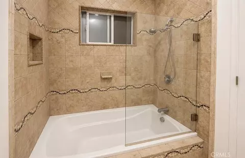 Bath - 14720 Valerio, Van Nuys, CA 91405 photo 7 of 12
