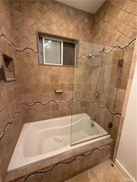 Bath - 14720 Valerio, Van Nuys, CA 91405 photo 5 of 12