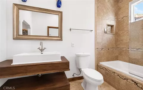 Bath - 14720 Valerio, Van Nuys, CA 91405 photo 10 of 12