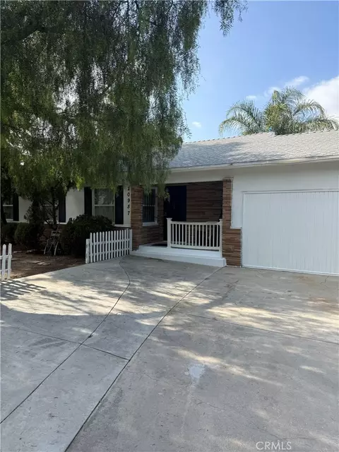 20957 Community St, Canoga Park, CA 91304