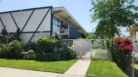 17920 Schoenborn St, Northridge, CA 91325